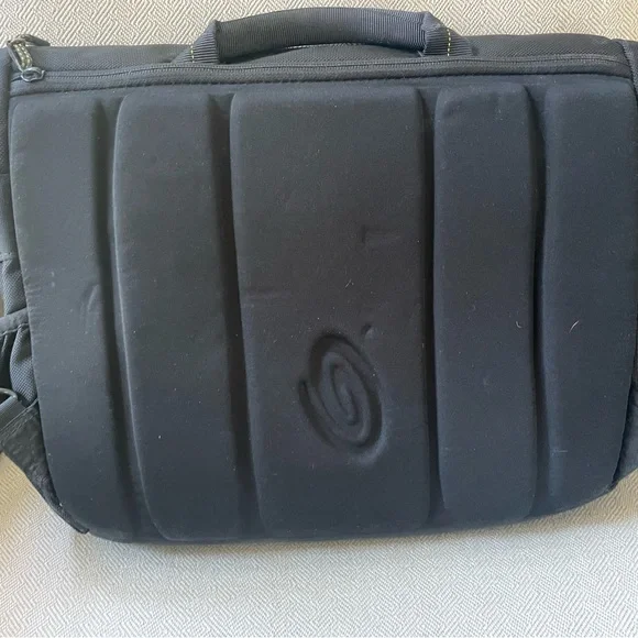TIMBUK2 LARGE LAPTOP BAG 18x12 note: missing shoulder strap . - Picture 7 of 8